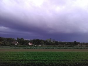ciel d'orage chez SARL Renard, maraîcher bio 78